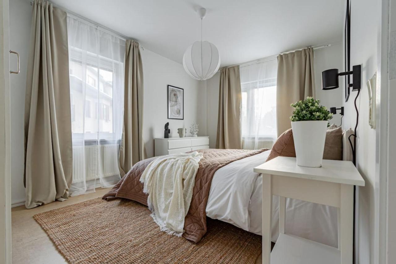 Budget Comfort On Trendy Soedermalm Стокгольм Екстер'єр фото