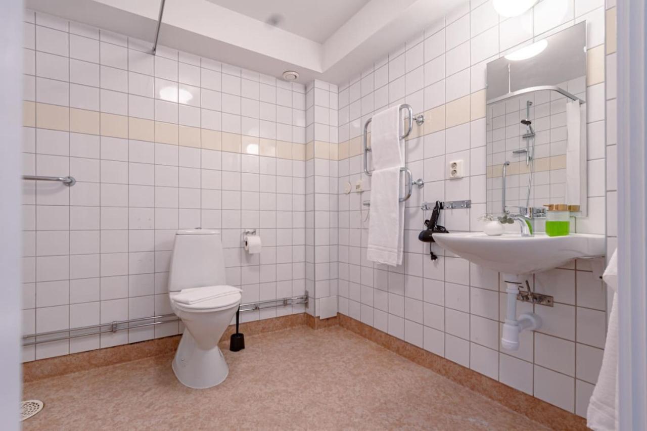 Budget Comfort On Trendy Soedermalm Стокгольм Екстер'єр фото